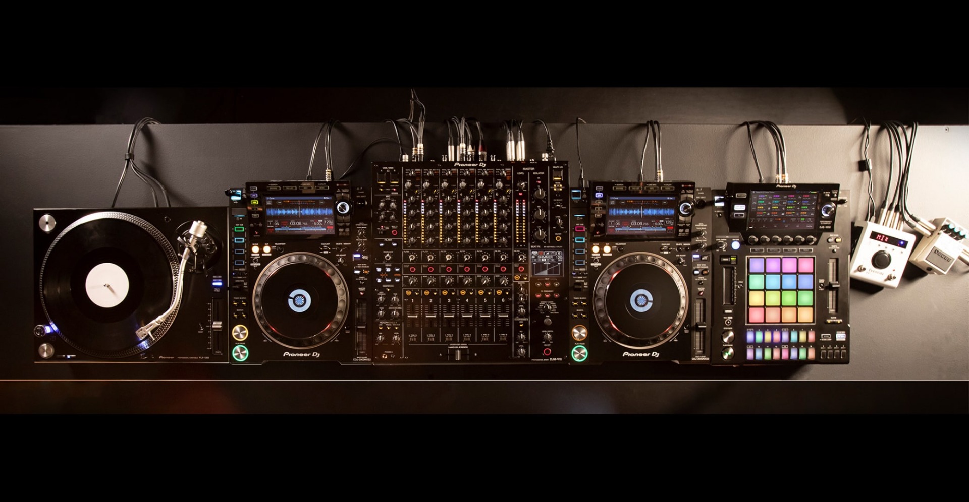 Pioneer DJM-V10 - 6-Channel Professional DJ Mixer 